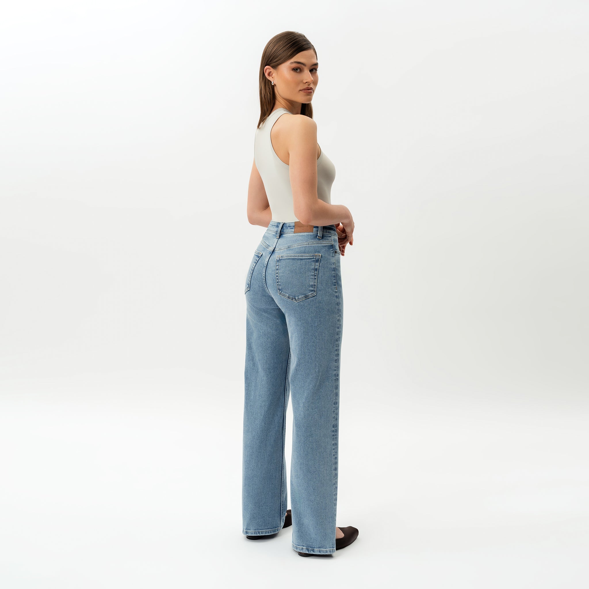 Relaxed ComfortDenim™ Jeans - Ninepine