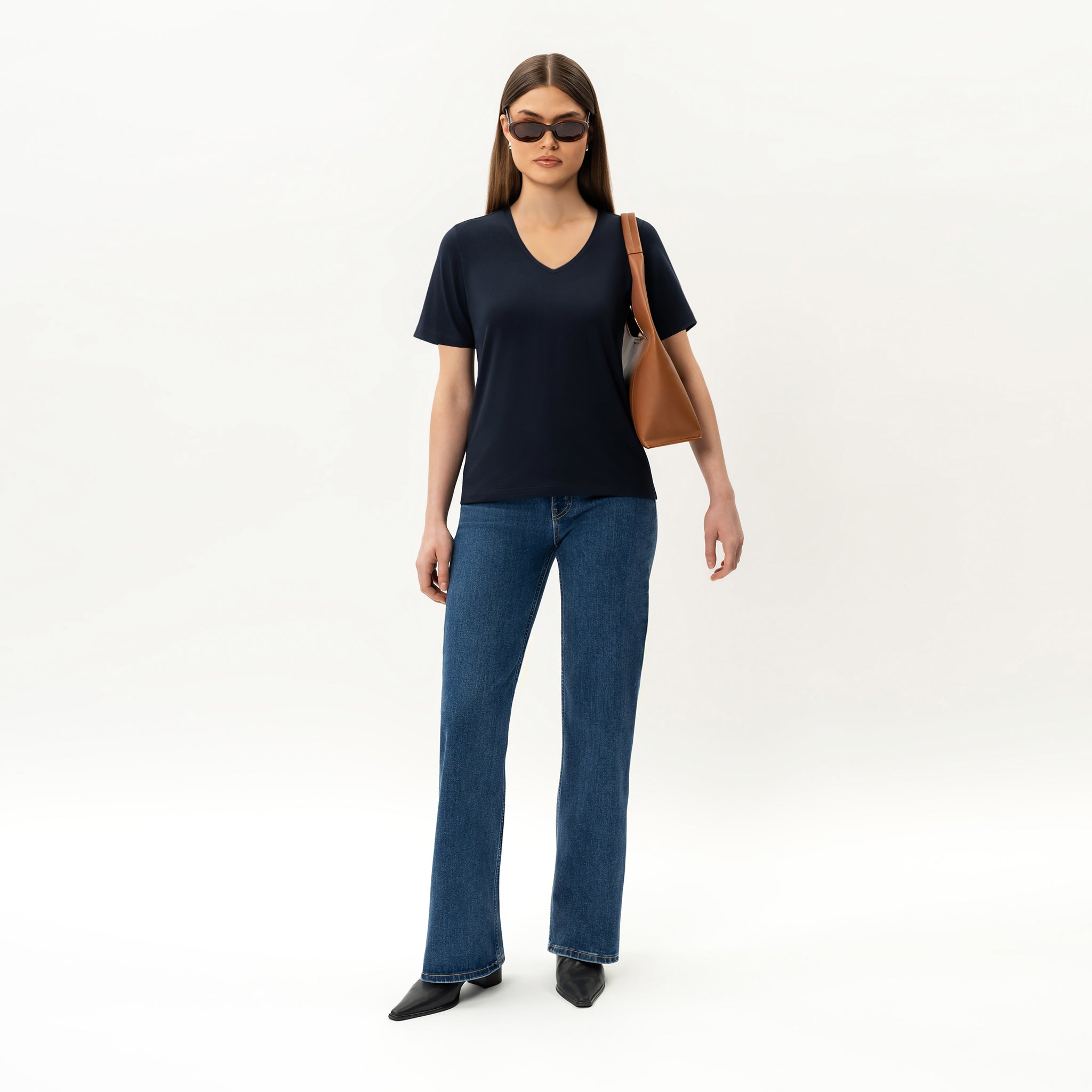 Fitted V-neck Pima T-shirt - Ninepine
