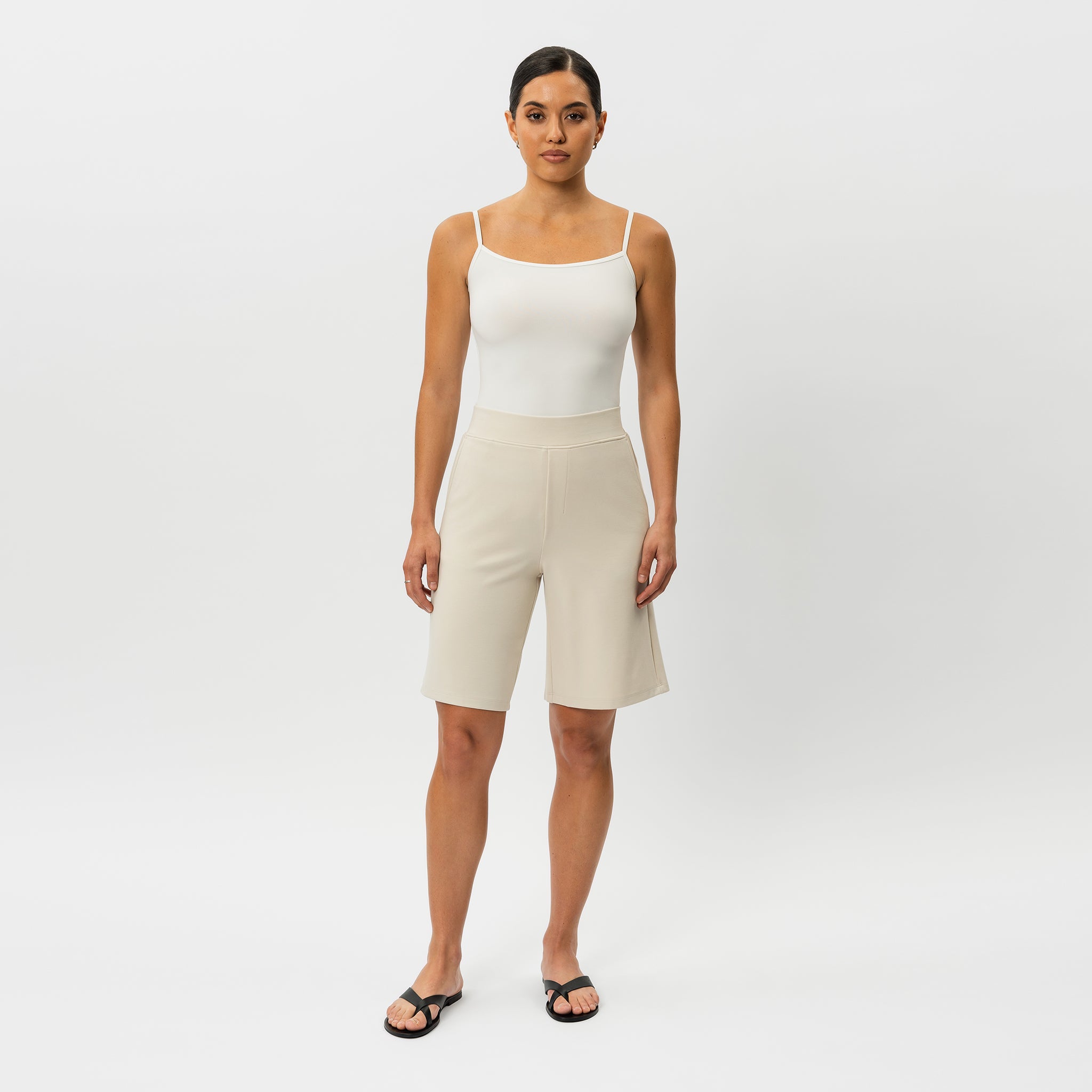 Light Ponte Shorts - Ninepine