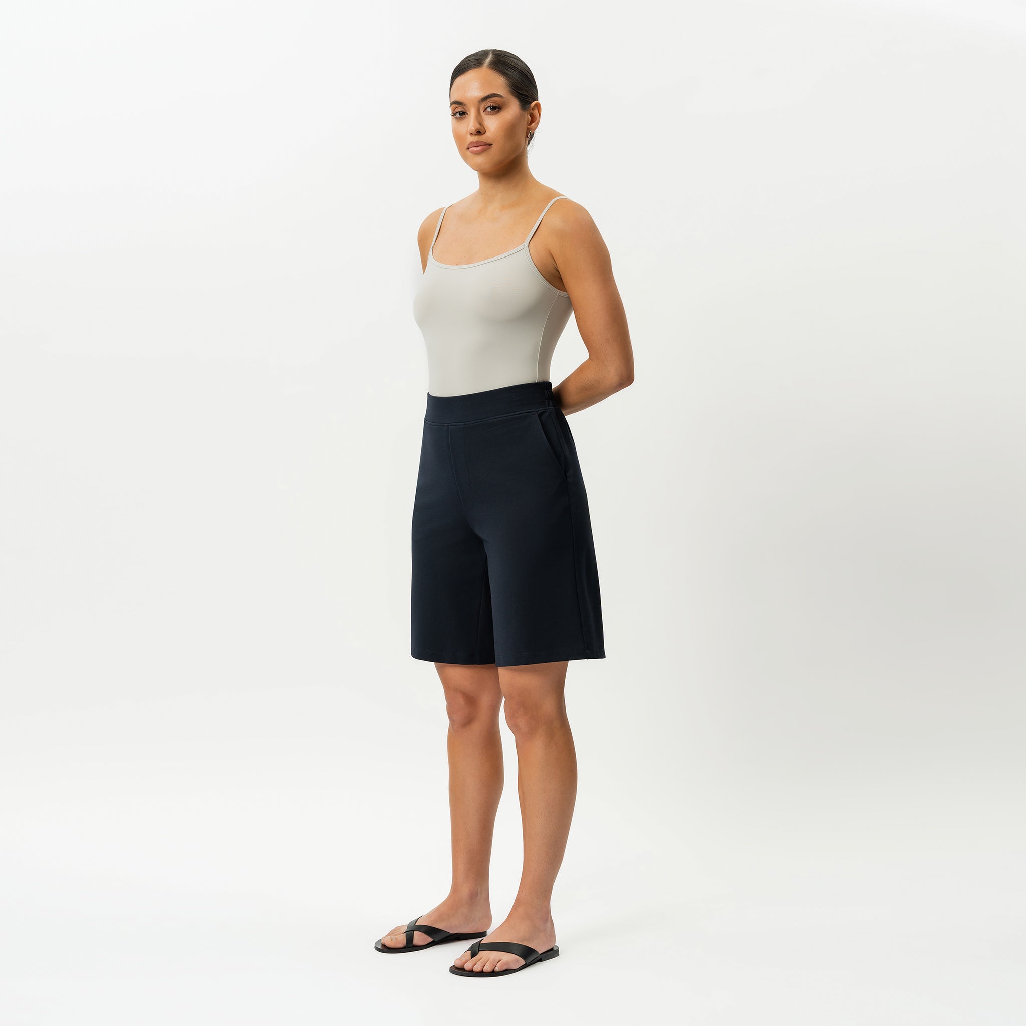 Light Ponte Shorts - Ninepine