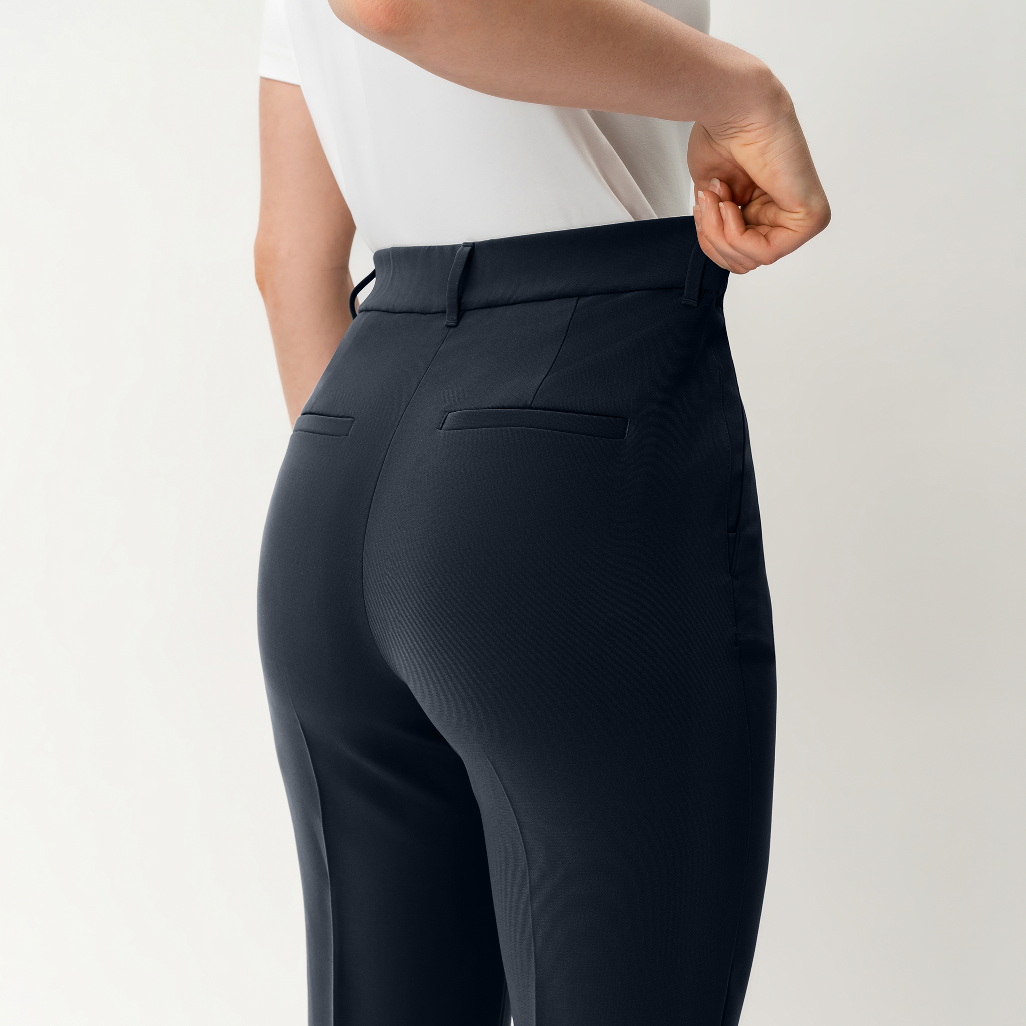 Crepe Slim Trouser - Ninepine