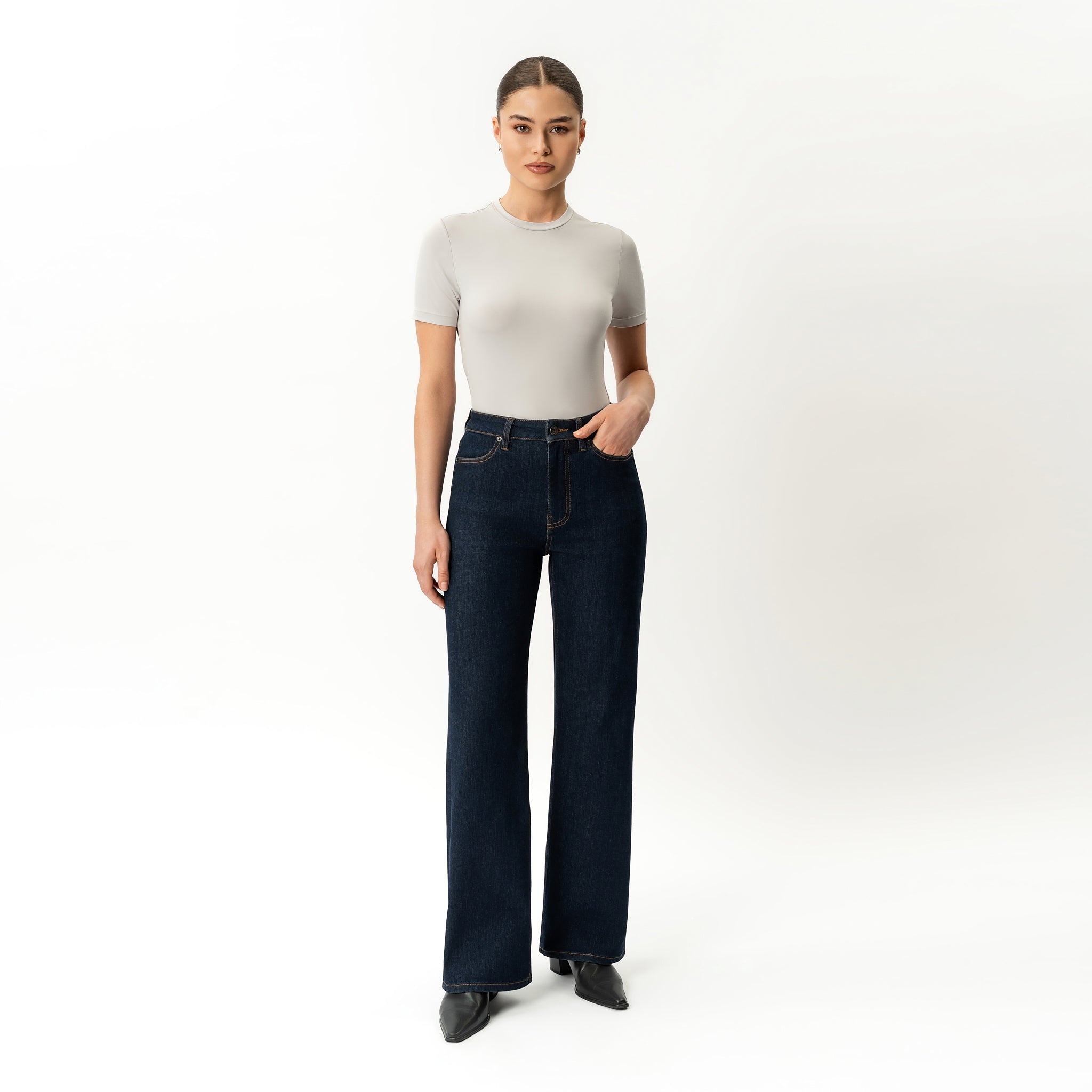 Relaxed ComfortDenim™ Jeans - Ninepine