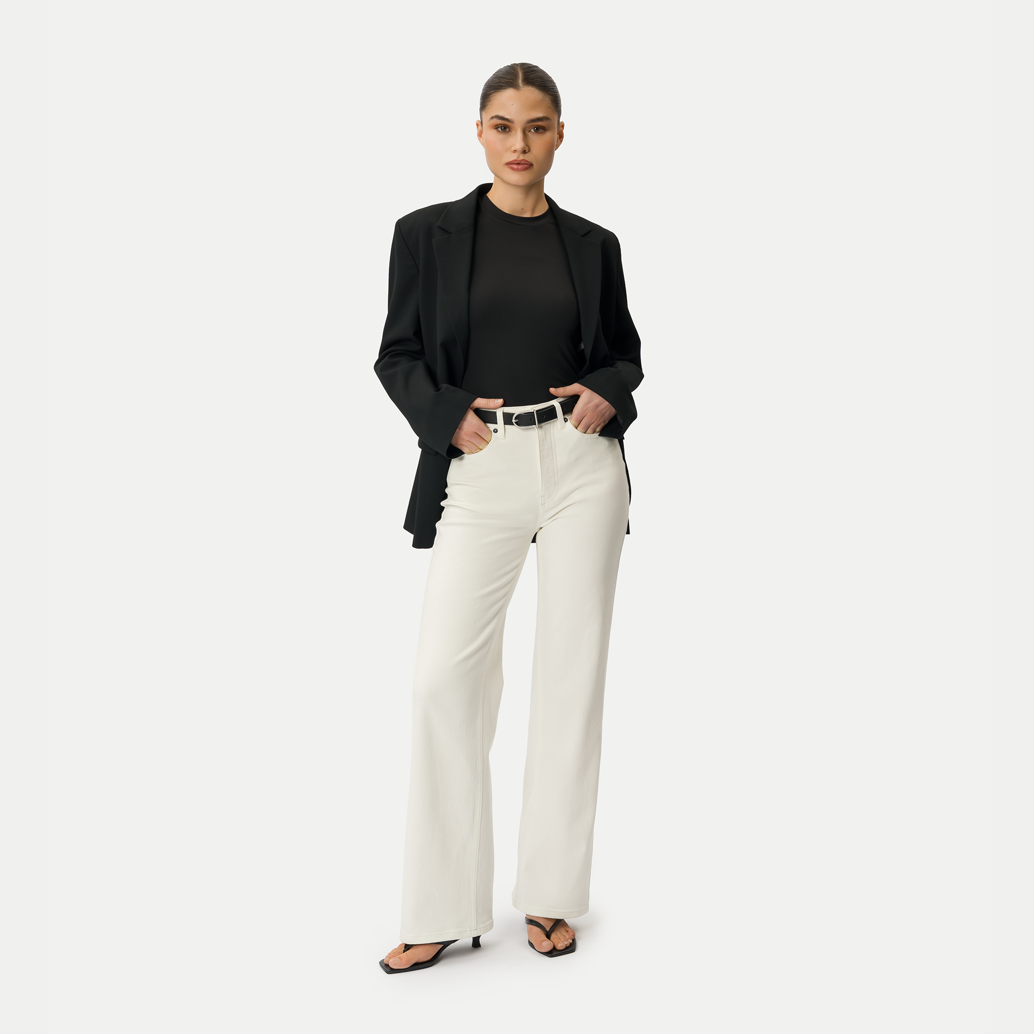 Height: 171 cm | Length: 32" | Size: XS / Height: 5'7" | Length: 32" | Size: XS