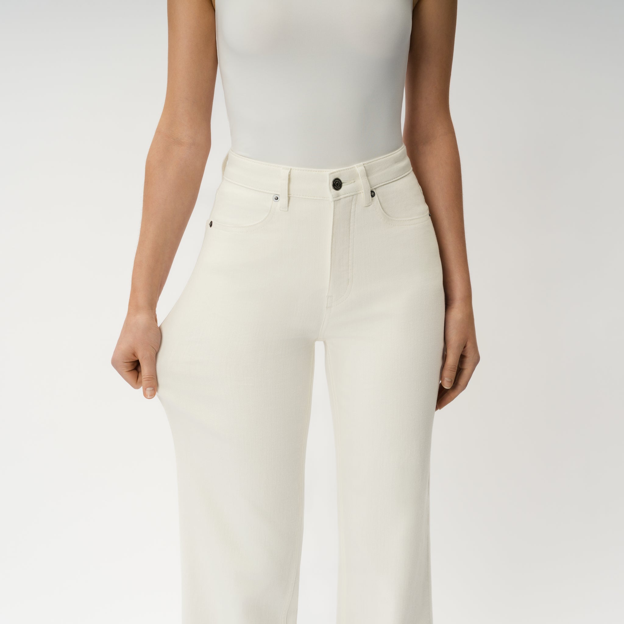 Relaxed ComfortDenim™ Jeans - Ninepine