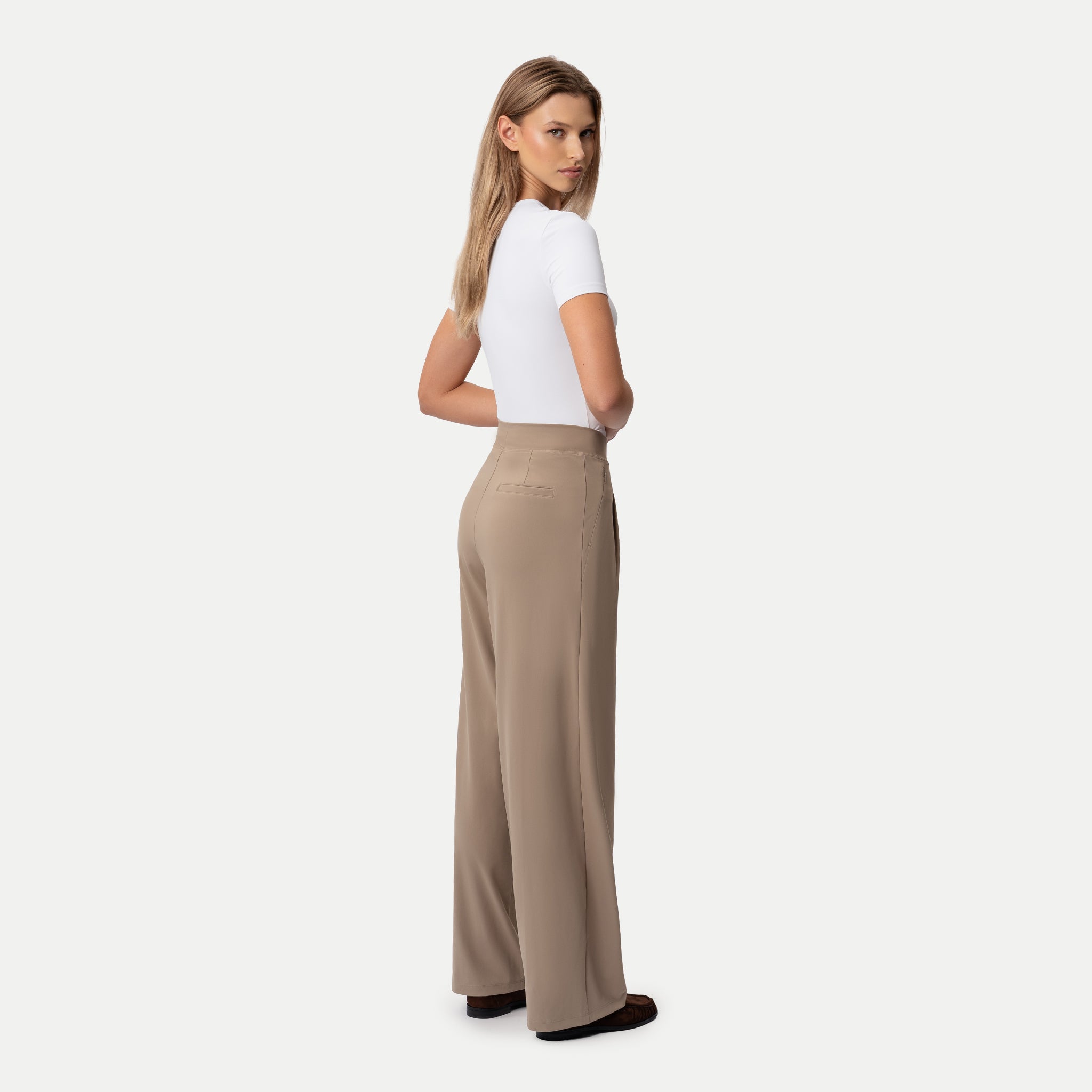 Height: 172 cm | Length: 32" | Size: XS / Height: 5'8" | Length: 32" | Size: XS